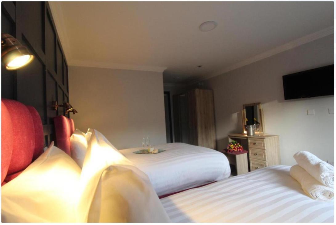 The Dutch Tulip Hotel مالو المظهر الخارجي الصورة